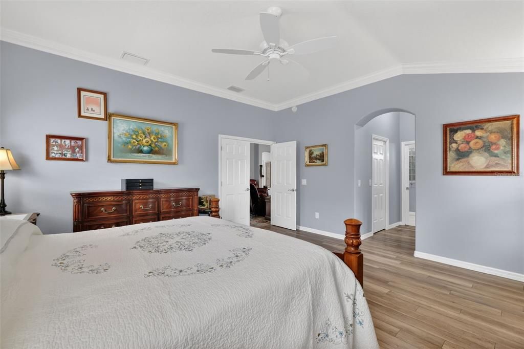 For Sale: $525,000 (3 beds, 2 baths, 2104 Square Feet)