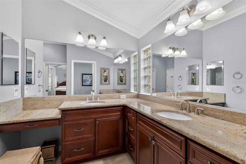 For Sale: $525,000 (3 beds, 2 baths, 2104 Square Feet)