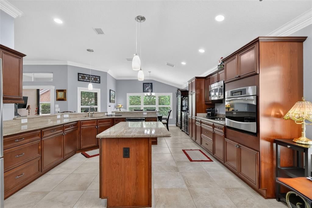 For Sale: $525,000 (3 beds, 2 baths, 2104 Square Feet)
