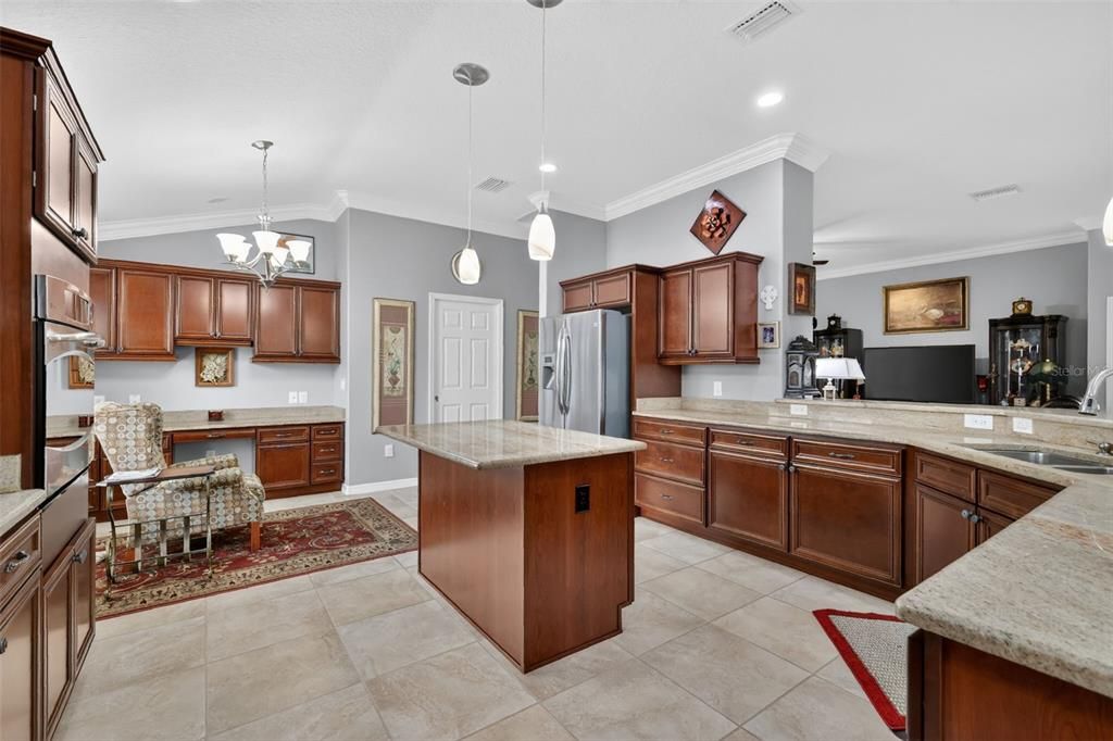 For Sale: $525,000 (3 beds, 2 baths, 2104 Square Feet)