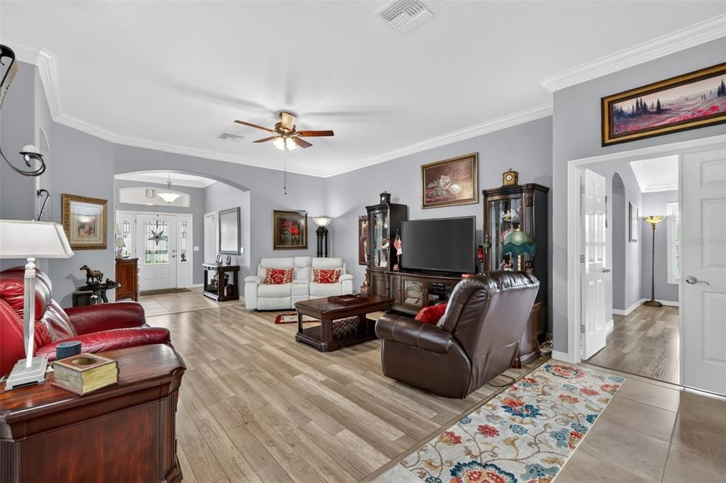 For Sale: $525,000 (3 beds, 2 baths, 2104 Square Feet)
