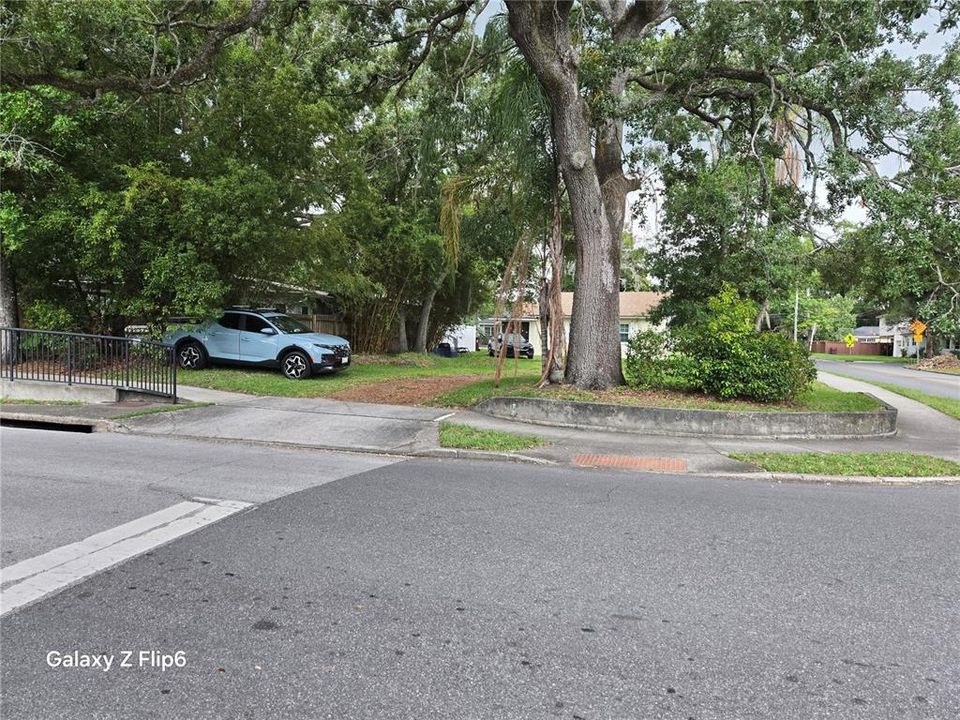 待售: $250,000 (0.10 acres)