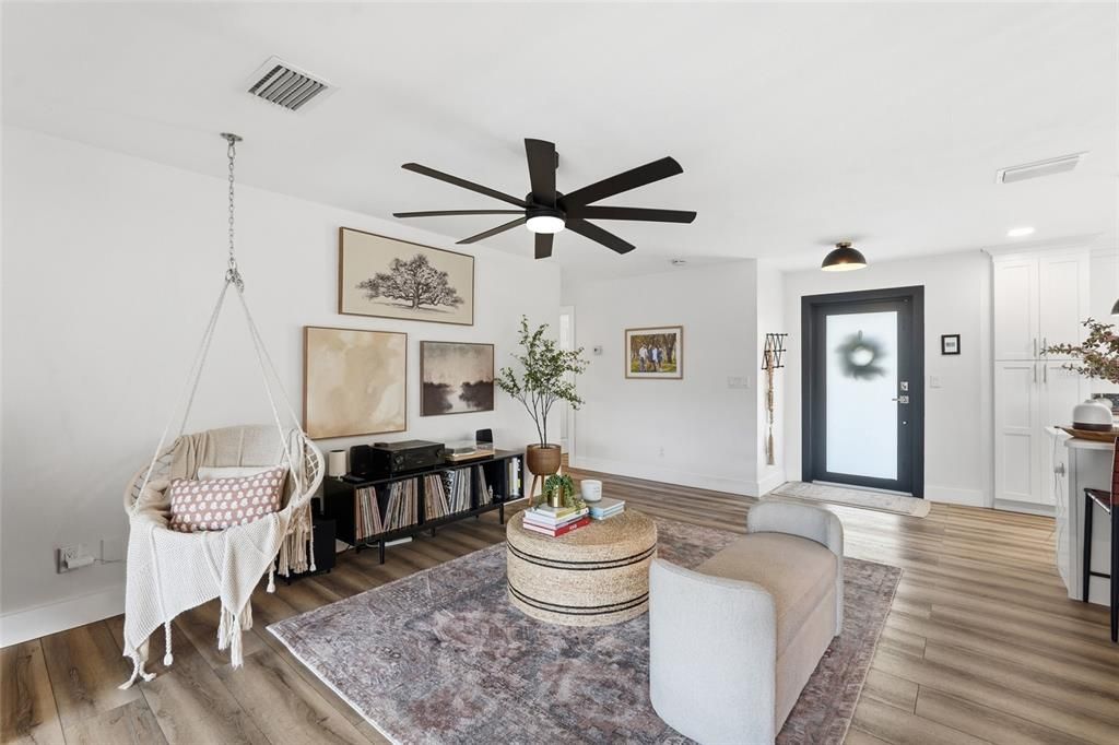 For Sale: $725,000 (3 beds, 2 baths, 1953 Square Feet)