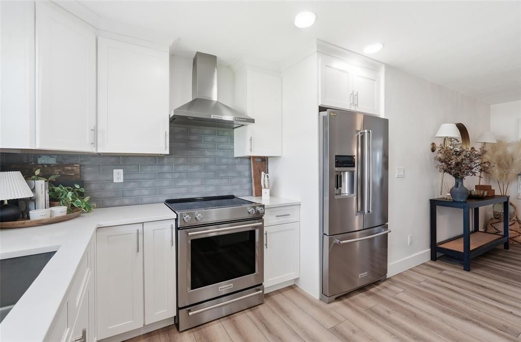 For Sale: $725,000 (3 beds, 2 baths, 1953 Square Feet)