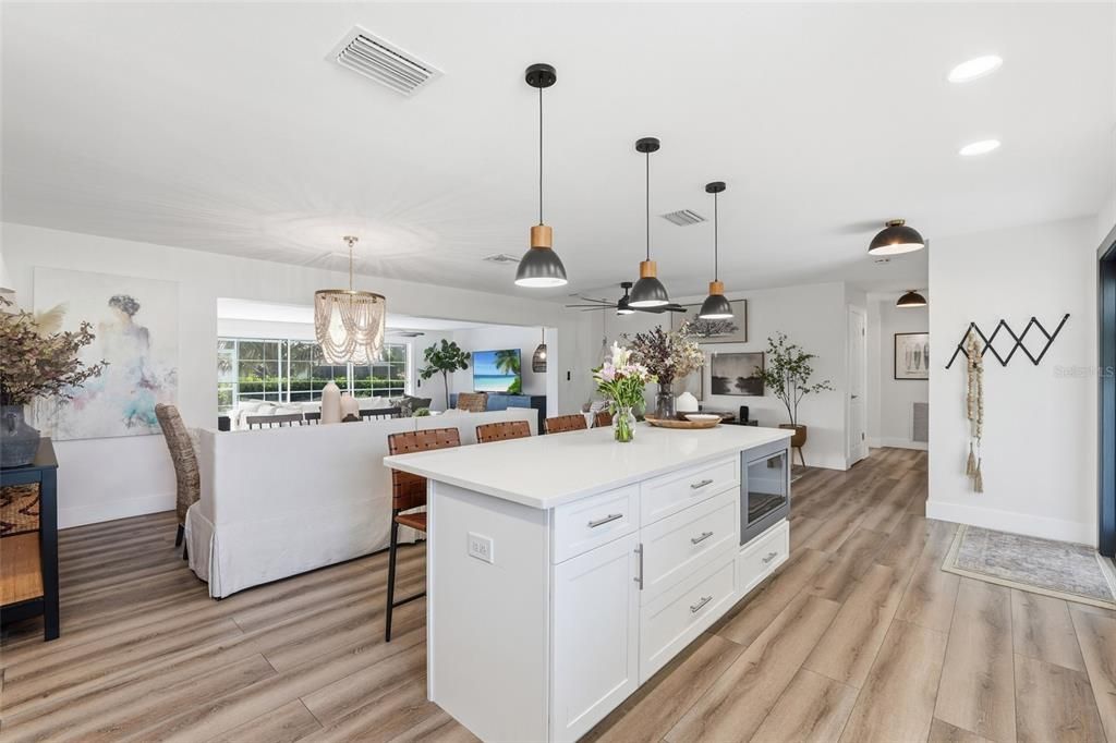 For Sale: $725,000 (3 beds, 2 baths, 1953 Square Feet)