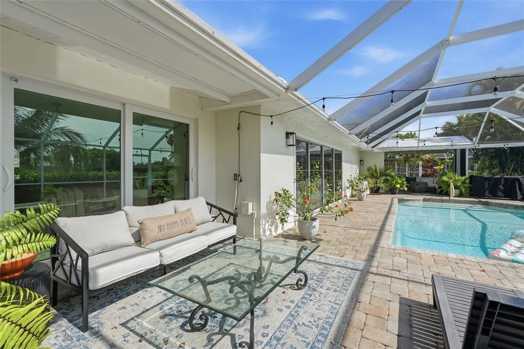 For Sale: $725,000 (3 beds, 2 baths, 1953 Square Feet)