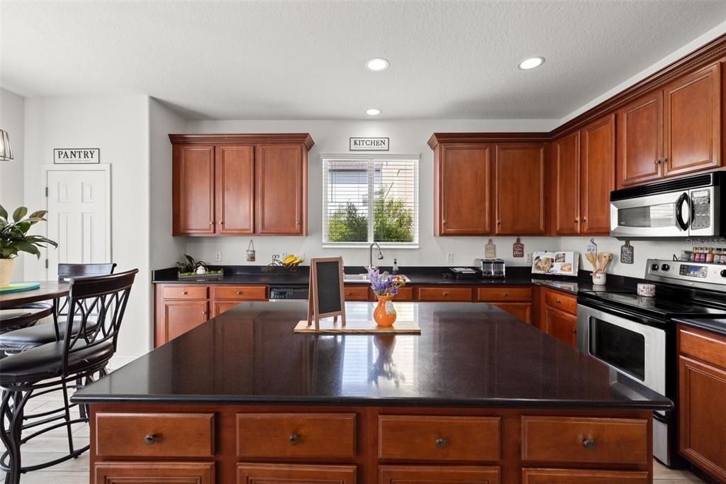 For Sale: $414,900 (3 beds, 2 baths, 2478 Square Feet)