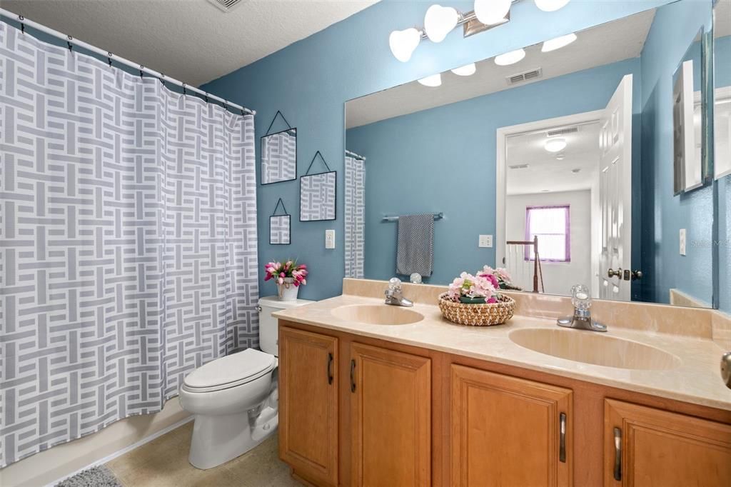 For Sale: $414,900 (3 beds, 2 baths, 2478 Square Feet)