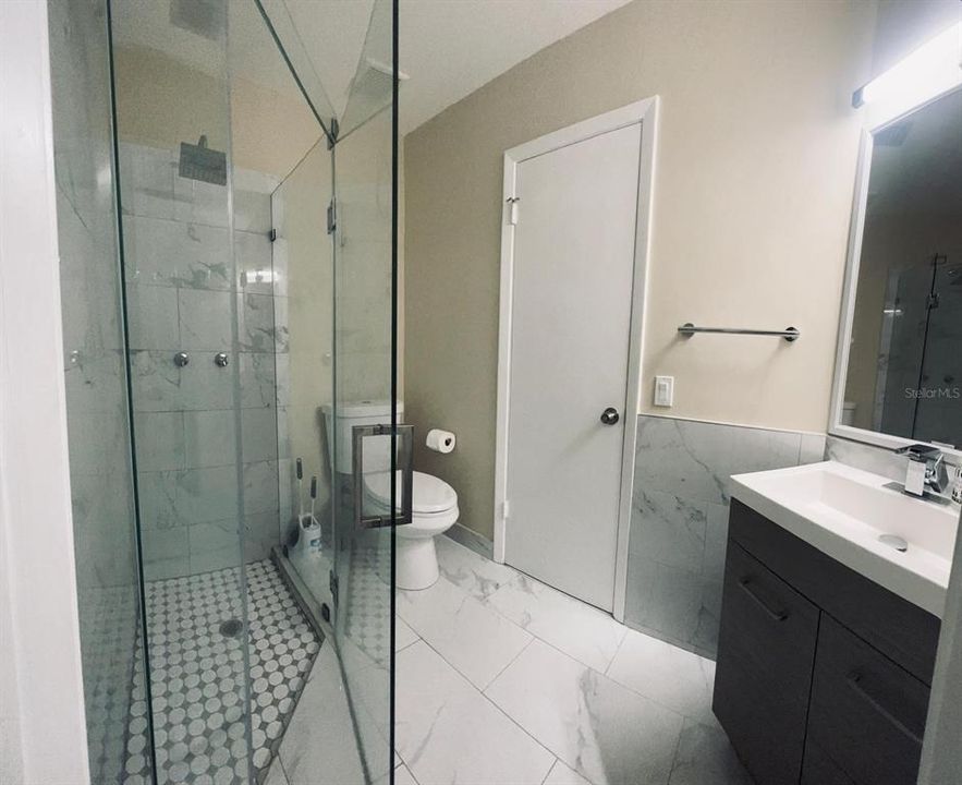 For Rent: $2,200 (2 beds, 2 baths, 1139 Square Feet)