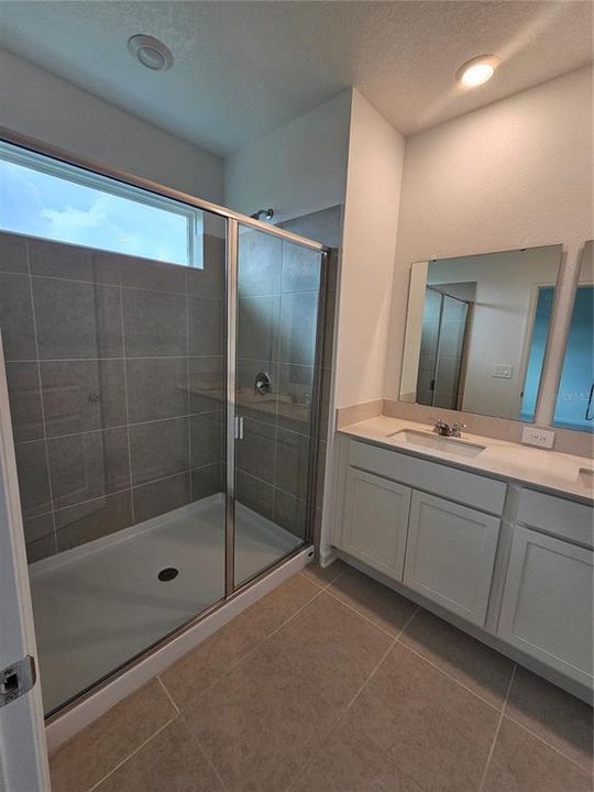 En Renta: $2,300 (3 camas, 2 baños, 1689 Pies cuadrados)