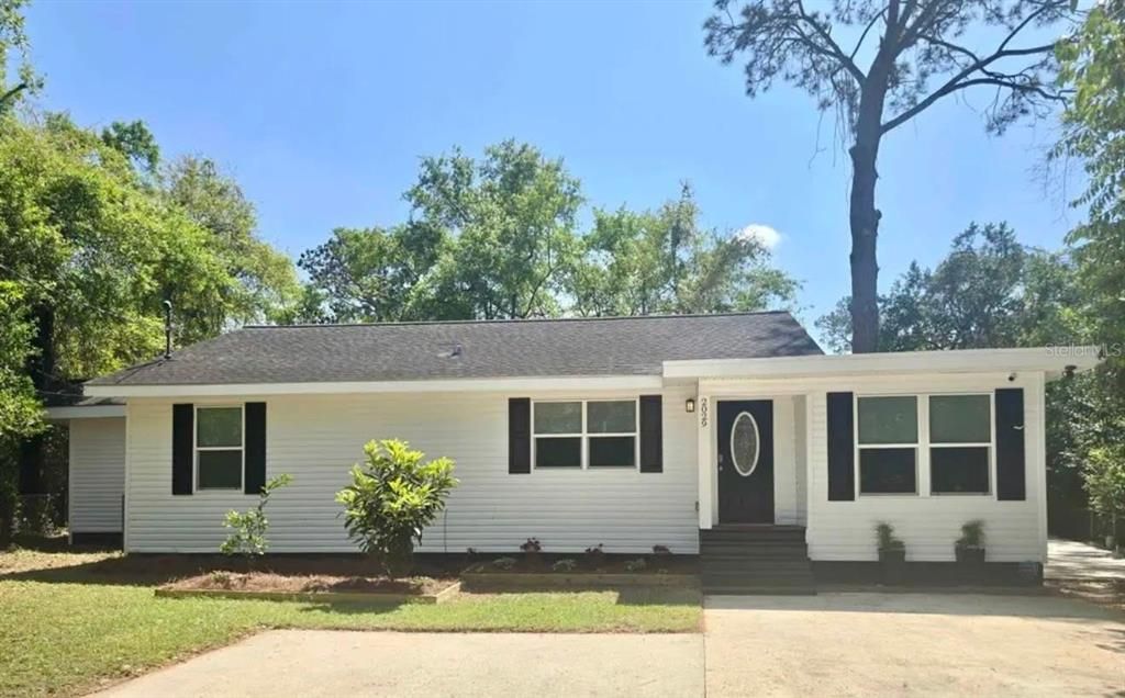 Recently Sold: $320,000 (4 beds, 2 baths, 1705 Square Feet)