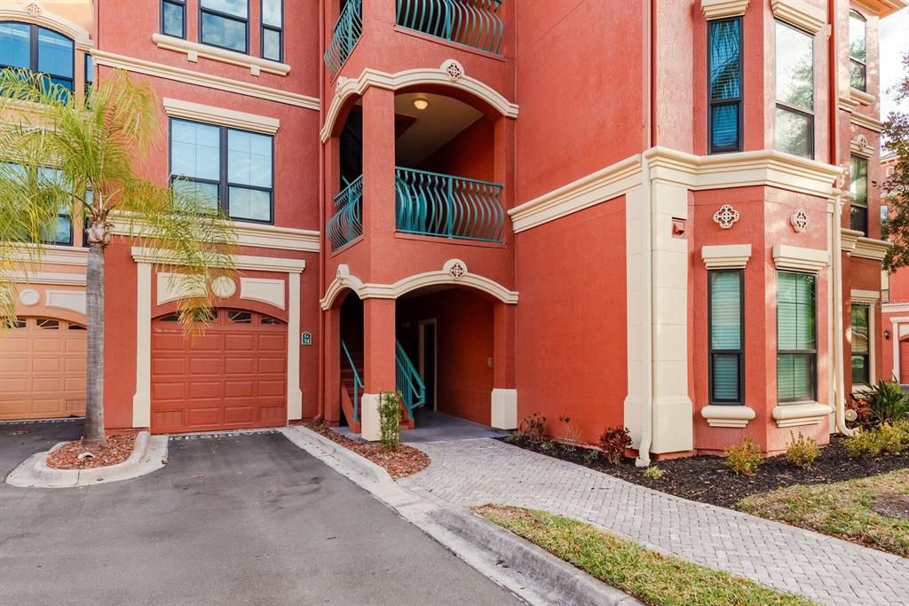 For Rent: $2,350 (2 beds, 2 baths, 1368 Square Feet)