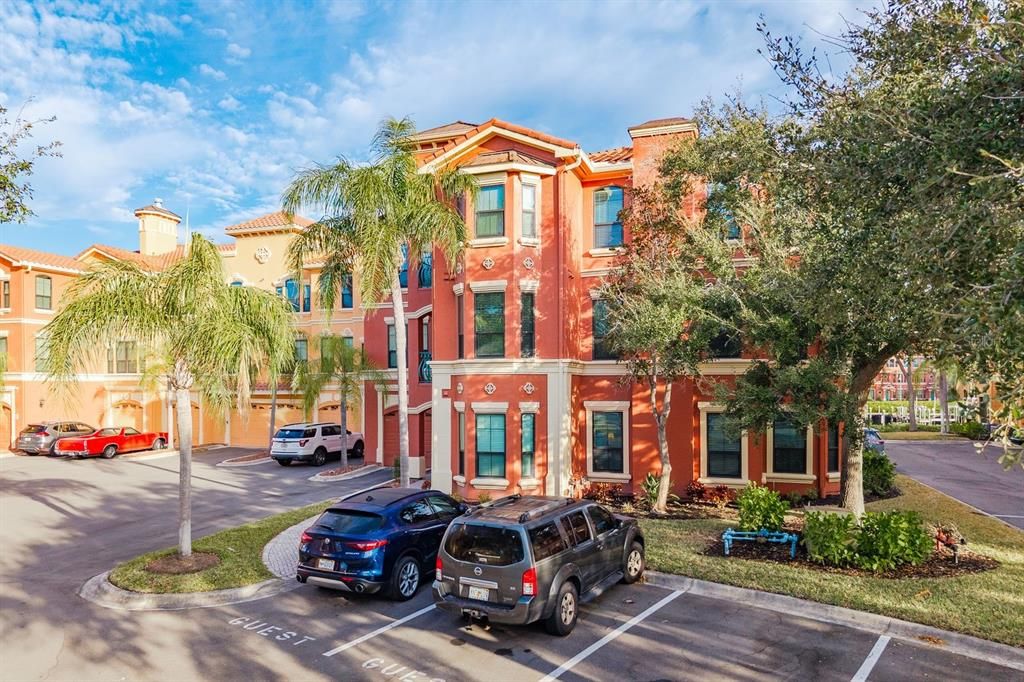 For Rent: $2,350 (2 beds, 2 baths, 1368 Square Feet)