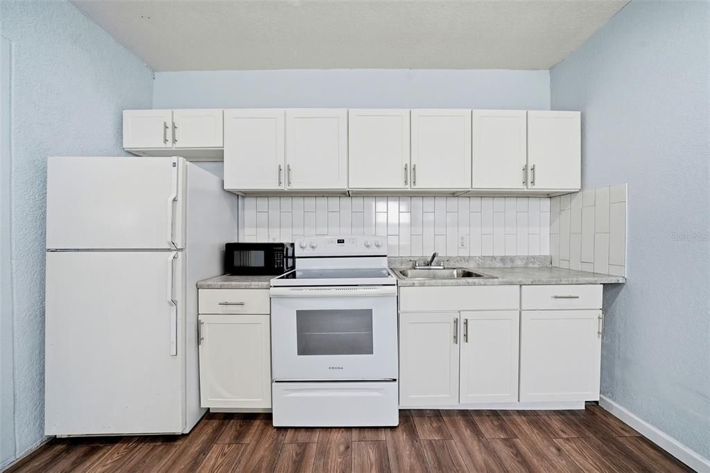 For Sale: $398,900 (3 beds, 2 baths, 1363 Square Feet)