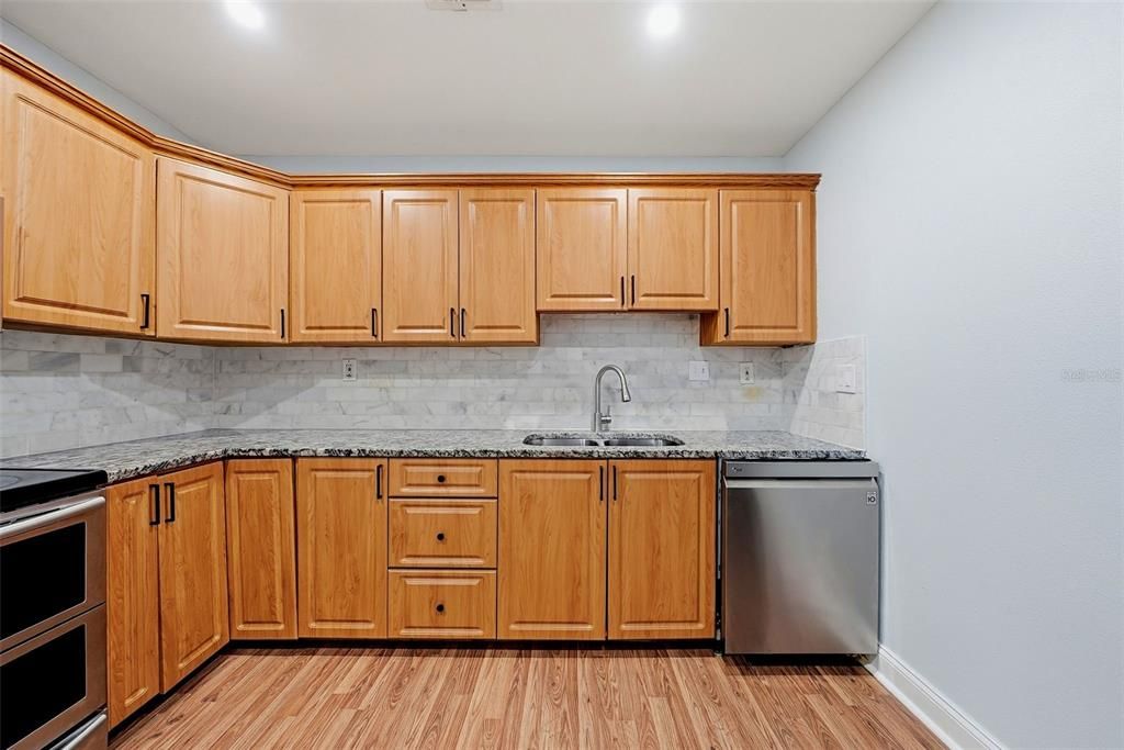 For Sale: $398,900 (3 beds, 2 baths, 1363 Square Feet)