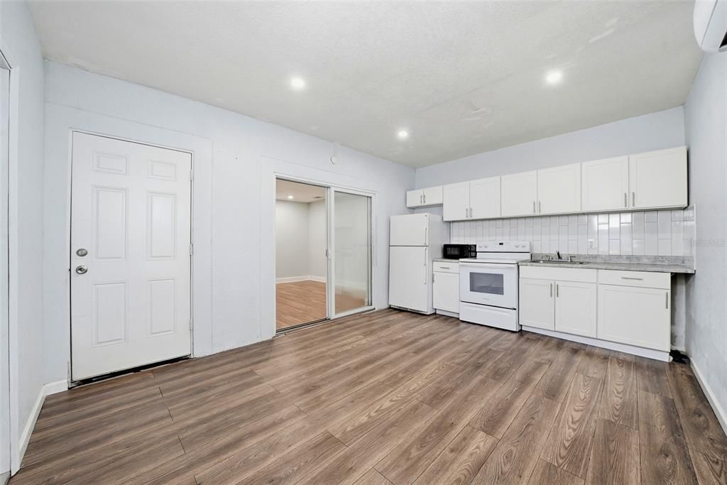 For Sale: $398,900 (3 beds, 2 baths, 1363 Square Feet)