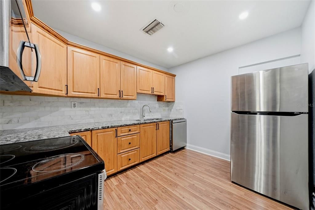 For Sale: $398,900 (3 beds, 2 baths, 1363 Square Feet)