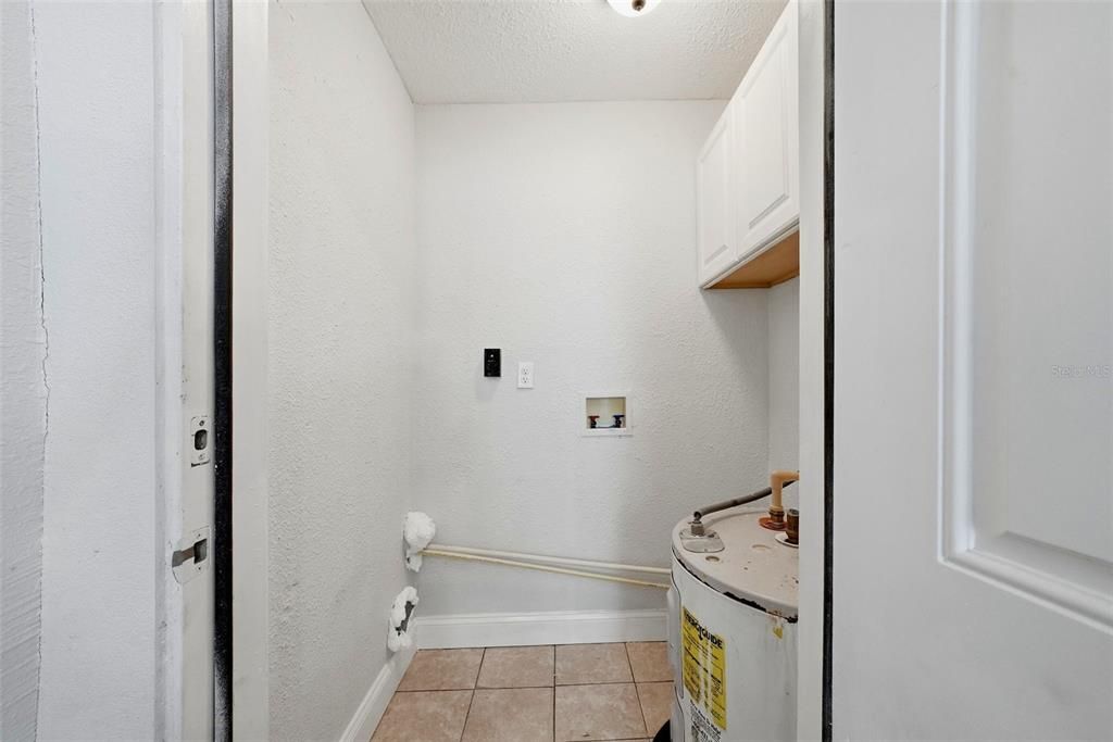 For Sale: $398,900 (3 beds, 2 baths, 1363 Square Feet)