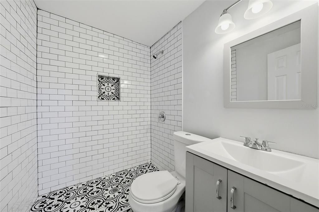 For Sale: $398,900 (3 beds, 2 baths, 1363 Square Feet)