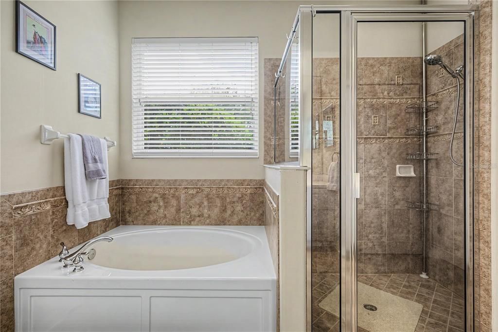 For Sale: $500,000 (4 beds, 2 baths, 2398 Square Feet)