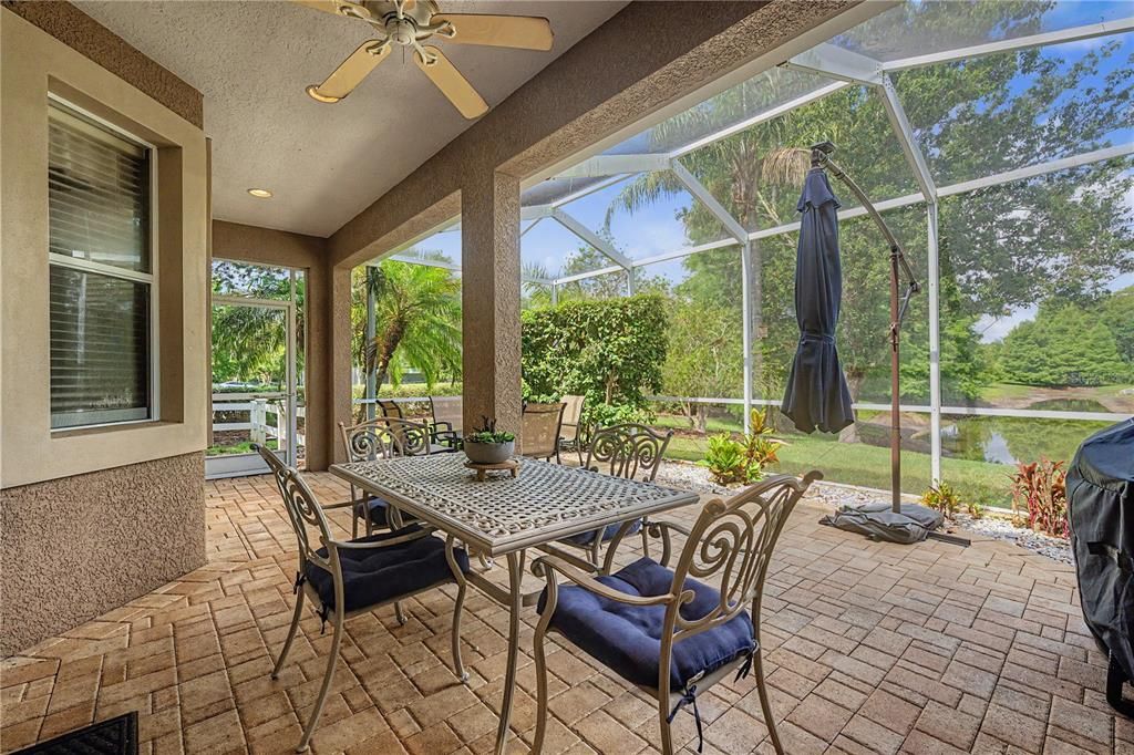 For Sale: $500,000 (4 beds, 2 baths, 2398 Square Feet)