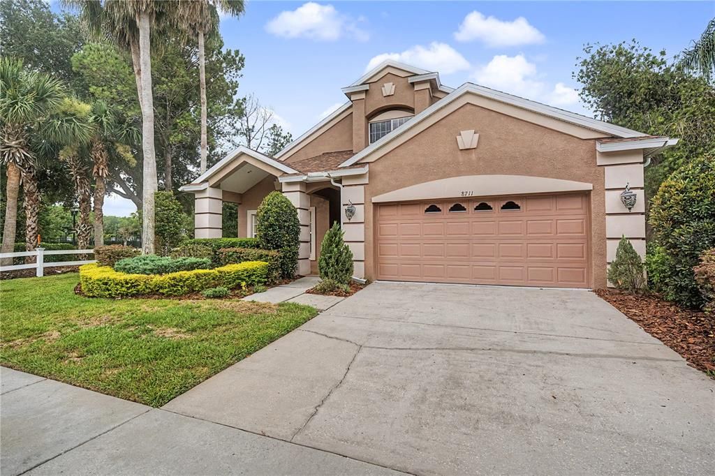 For Sale: $500,000 (4 beds, 2 baths, 2398 Square Feet)
