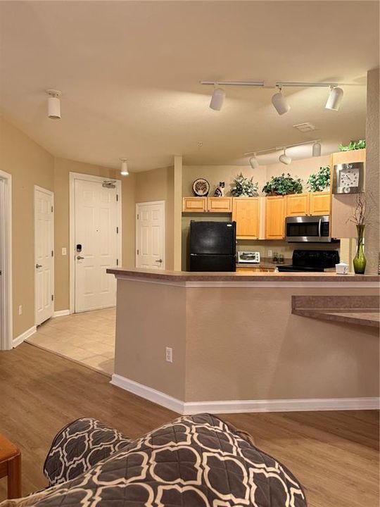 For Sale: $210,000 (2 beds, 2 baths, 1276 Square Feet)