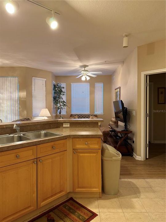 For Sale: $210,000 (2 beds, 2 baths, 1276 Square Feet)