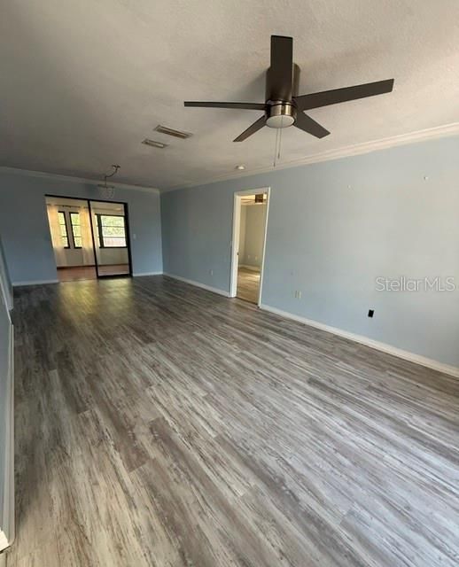 For Sale: $330,000 (3 beds, 2 baths, 1611 Square Feet)