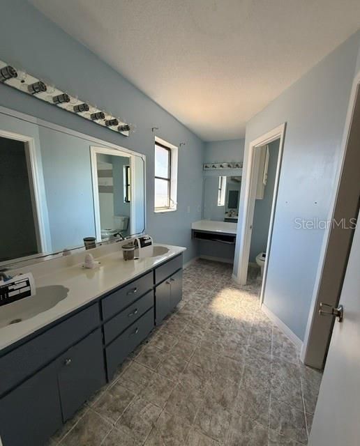 For Sale: $330,000 (3 beds, 2 baths, 1611 Square Feet)