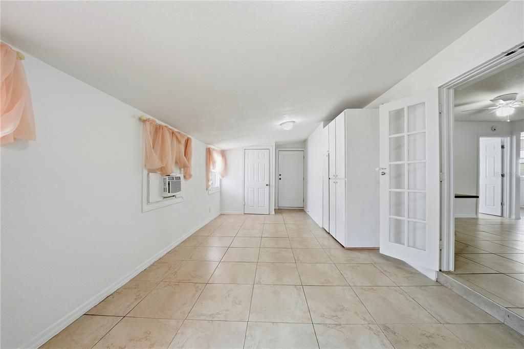 For Sale: $524,999 (6 beds, 4 baths, 2190 Square Feet)