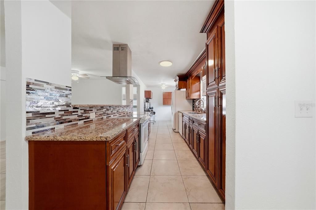 For Sale: $524,999 (6 beds, 4 baths, 2190 Square Feet)