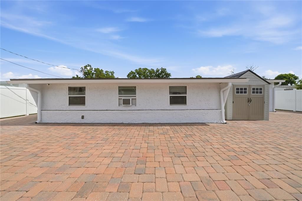 For Sale: $524,999 (6 beds, 4 baths, 2190 Square Feet)