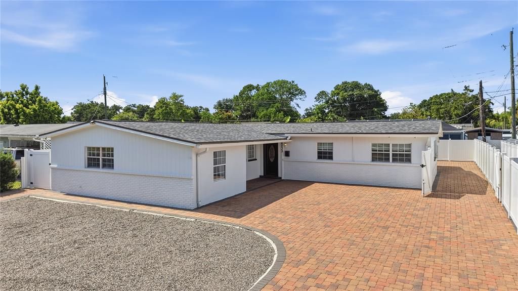 For Sale: $524,999 (6 beds, 4 baths, 2190 Square Feet)