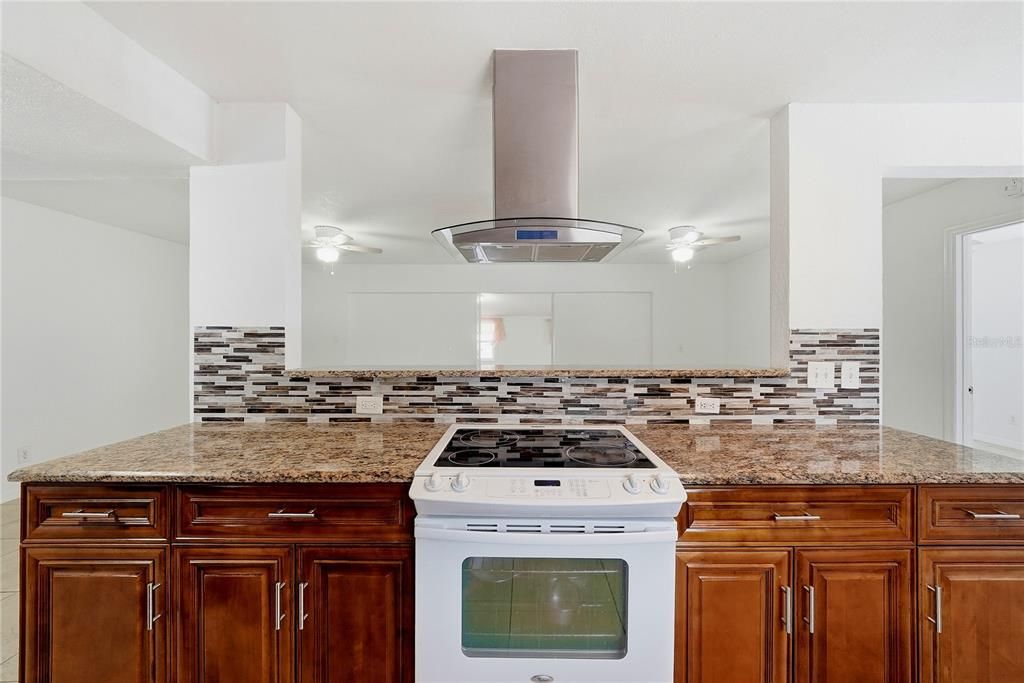 For Sale: $524,999 (6 beds, 4 baths, 2190 Square Feet)