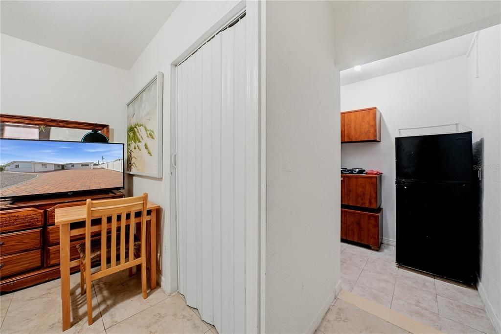 For Sale: $524,999 (6 beds, 4 baths, 2190 Square Feet)