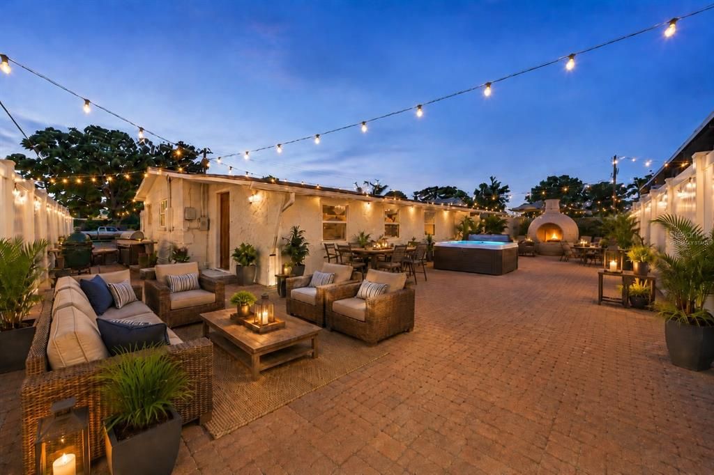 For Sale: $524,999 (6 beds, 4 baths, 2190 Square Feet)