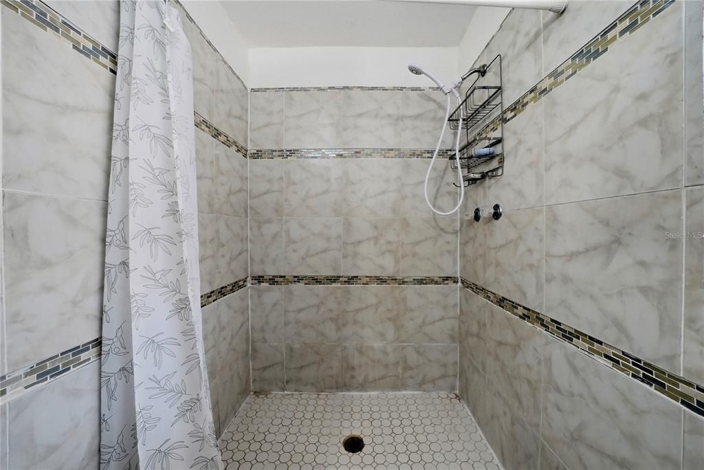 For Sale: $524,999 (6 beds, 4 baths, 2190 Square Feet)