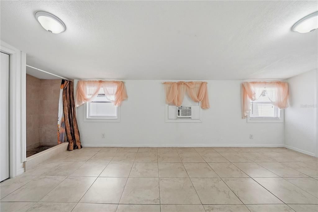 For Sale: $524,999 (6 beds, 4 baths, 2190 Square Feet)