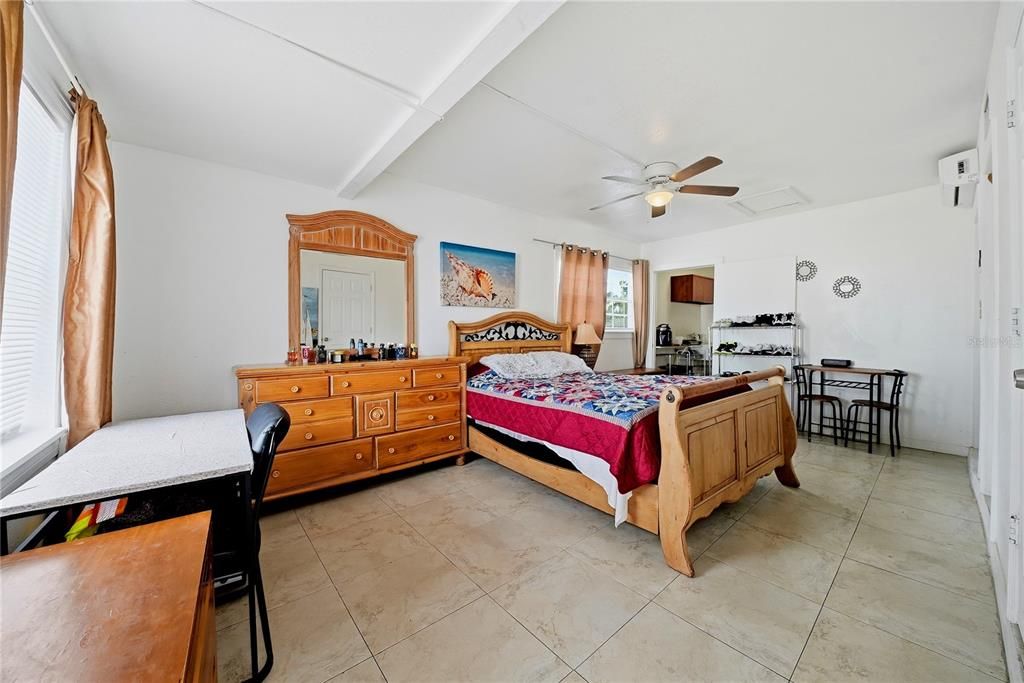 For Sale: $524,999 (6 beds, 4 baths, 2190 Square Feet)