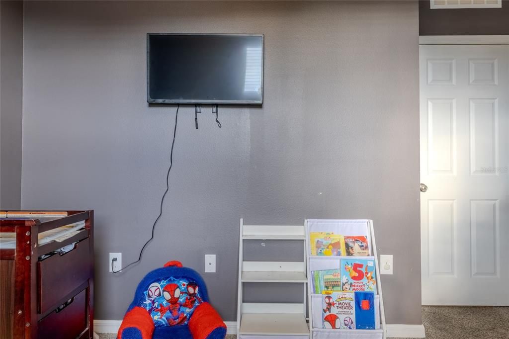 En Venta: $324,999 (4 camas, 2 baños, 1983 Pies cuadrados)