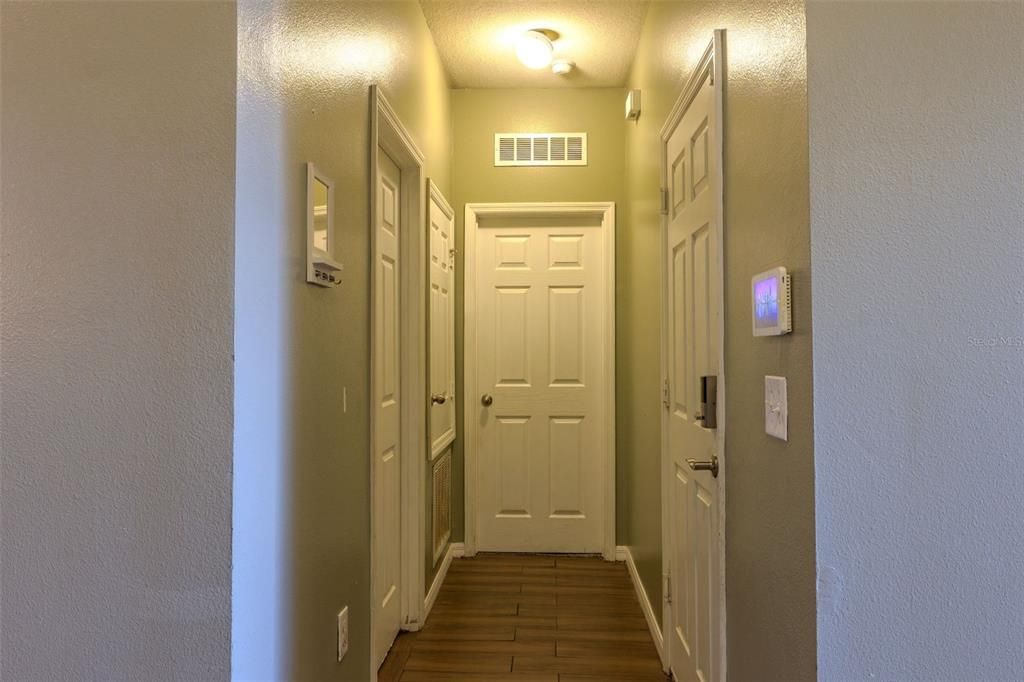 En Venta: $324,999 (4 camas, 2 baños, 1983 Pies cuadrados)