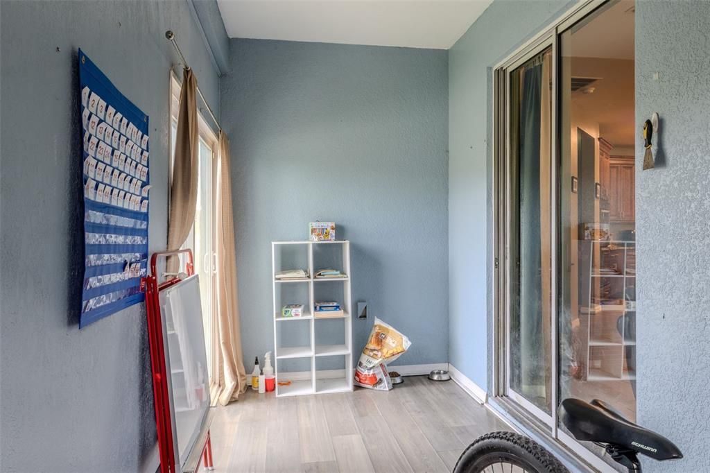 En Venta: $324,999 (4 camas, 2 baños, 1983 Pies cuadrados)