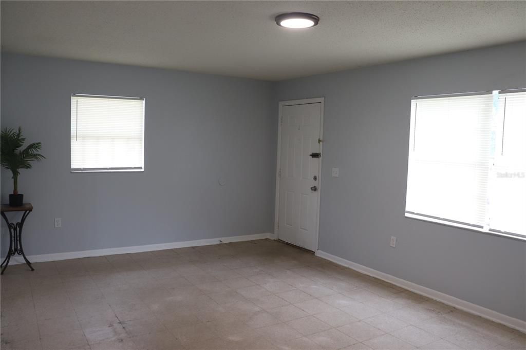 For Sale: $595,000 (8 beds, 0 baths, 3948 Square Feet)