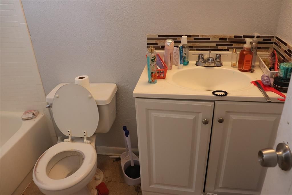 For Sale: $595,000 (8 beds, 0 baths, 3948 Square Feet)