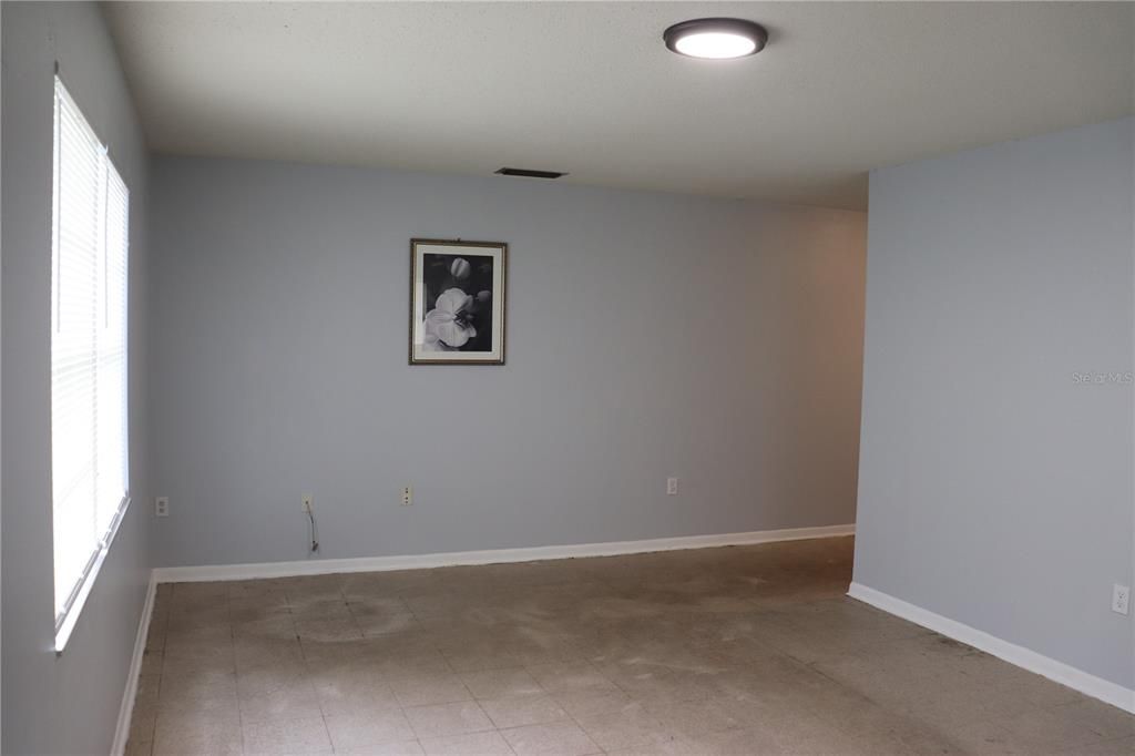 For Sale: $595,000 (8 beds, 0 baths, 3948 Square Feet)
