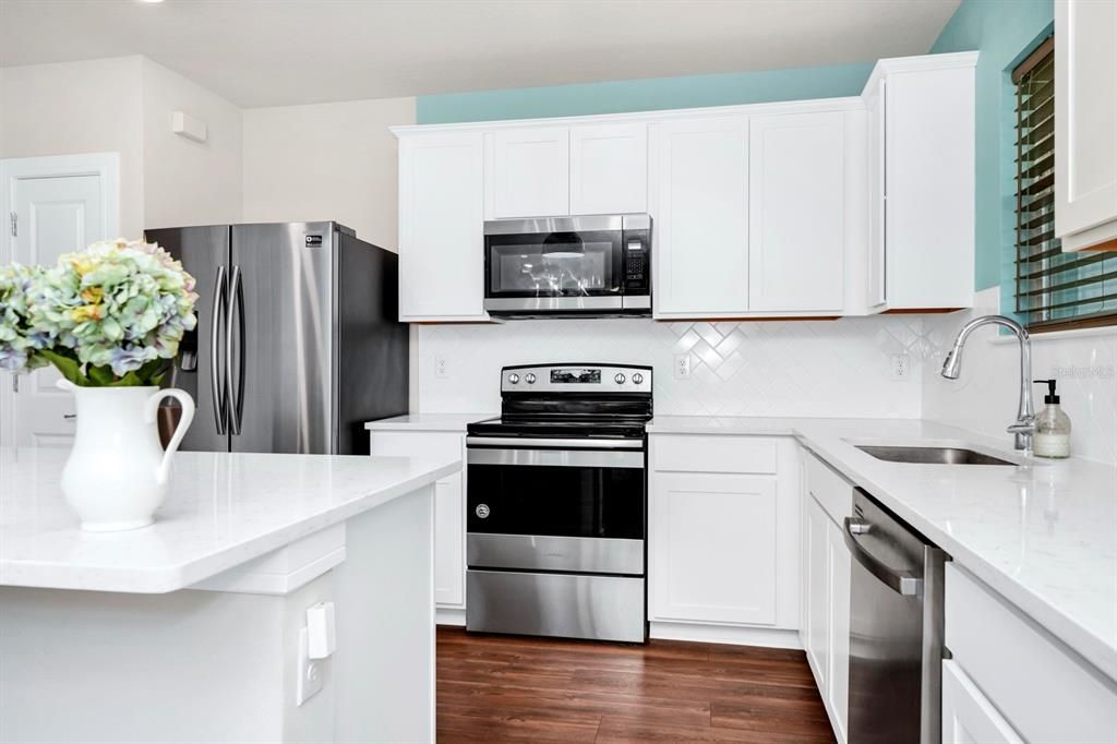 For Rent: $2,600 (4 beds, 2 baths, 2395 Square Feet)