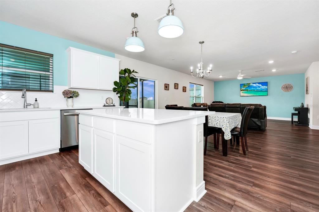 For Rent: $2,600 (4 beds, 2 baths, 2395 Square Feet)
