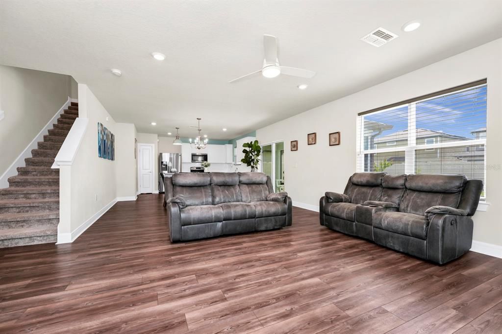 For Rent: $2,600 (4 beds, 2 baths, 2395 Square Feet)