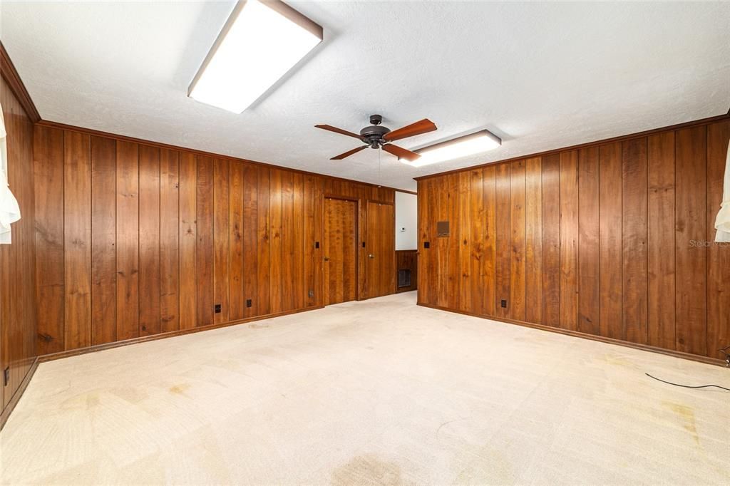 For Sale: $1,050,000 (4 beds, 3 baths, 6878 Square Feet)
